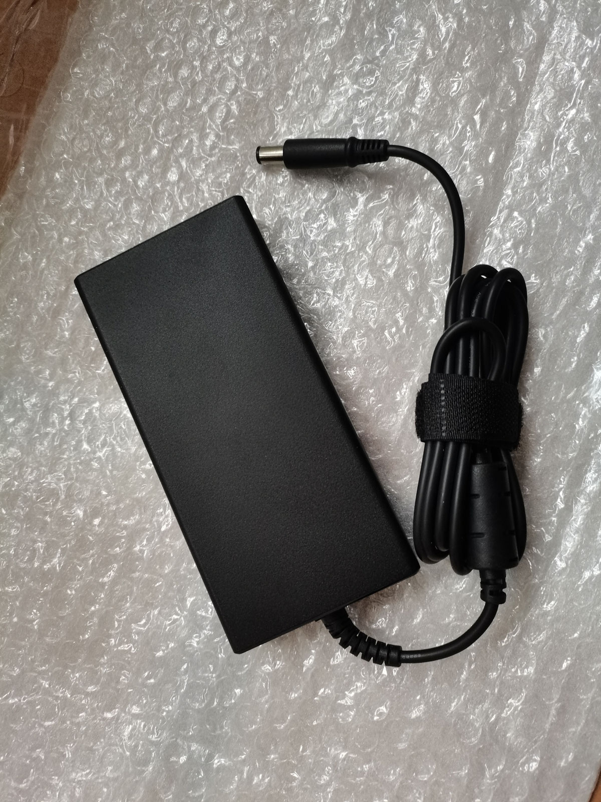 NEUER Schlanker OEM Delta 19,5 – Pc Gaming Uk Bewertung und Preis