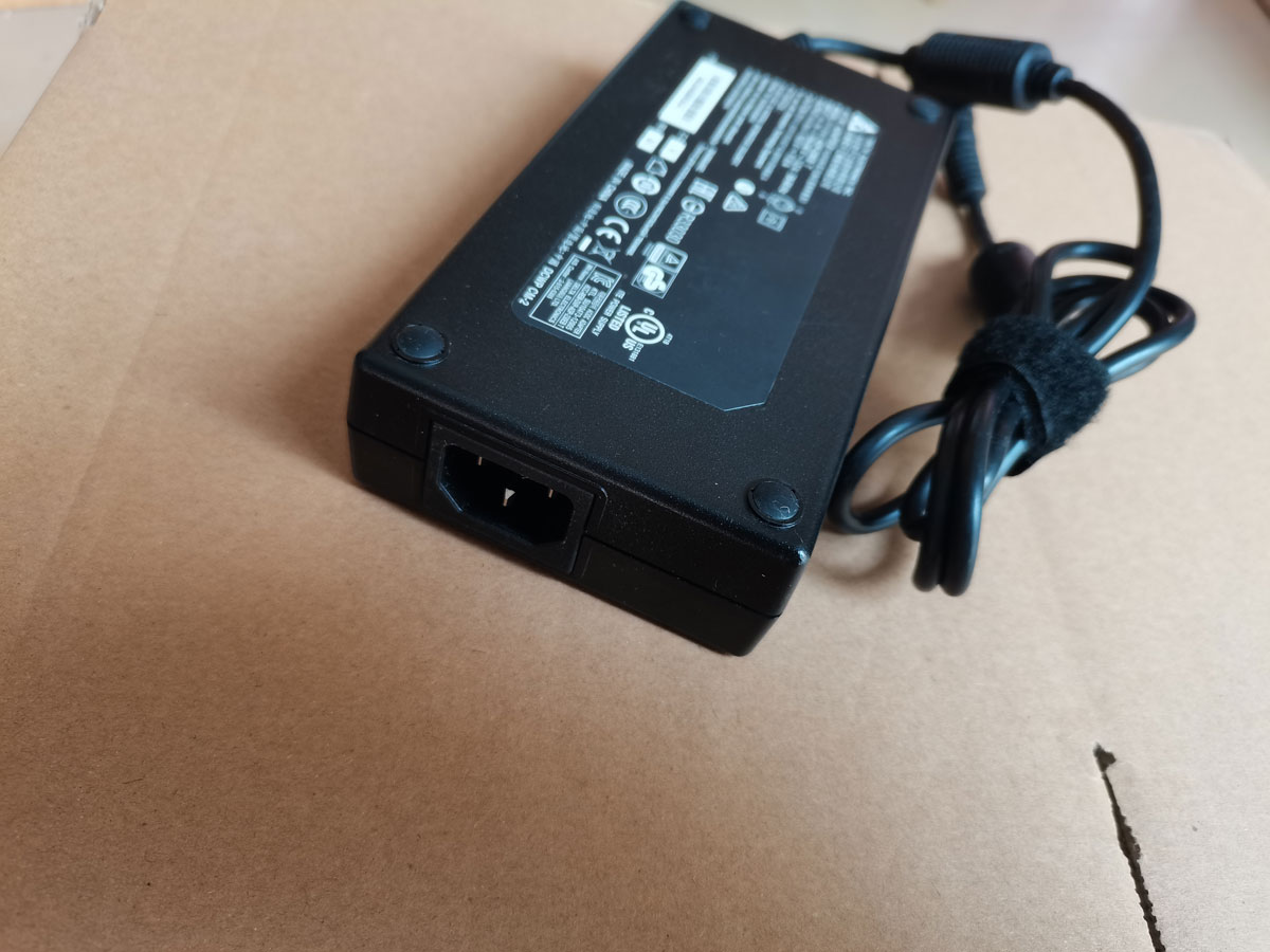OEM Delta 230W 19,5V 11,8A ADP – Pc Gaming Uk Bewertung und Preis
